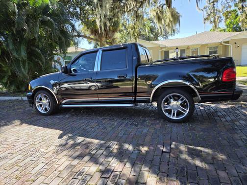 Black 2001 Ford F-150 Harley-Davidson Crew Cab