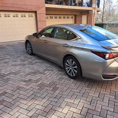 2020 Lexus ES 300h Base