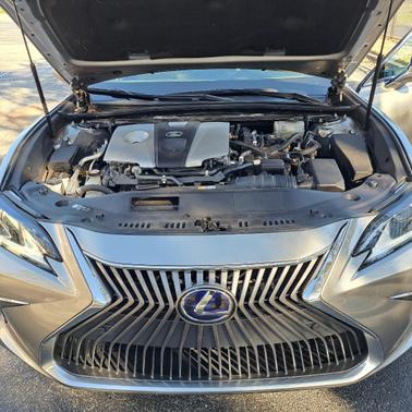 2020 Lexus ES 300h Base