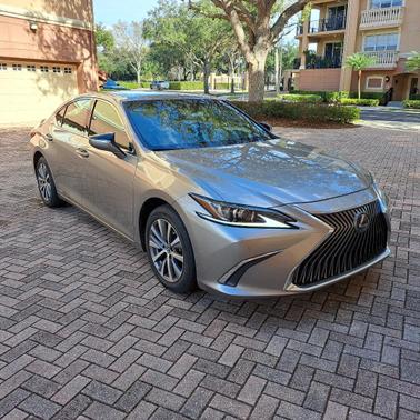 2020 Lexus ES 300h Base