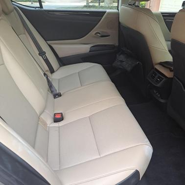 2020 Lexus ES 300h Base