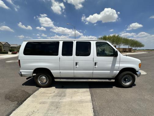 2007 Ford E350 Super Duty XLT Wagon
