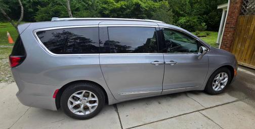 Silver 2020 Chrysler Pacifica Limited