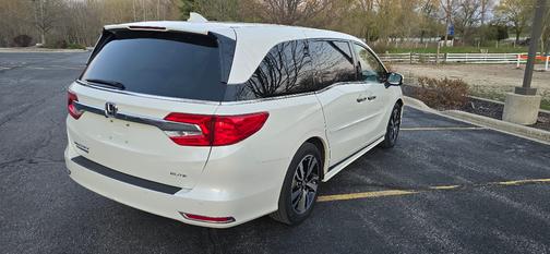 White 2019 Honda Odyssey Elite