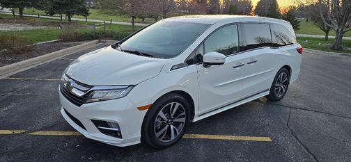 White 2019 Honda Odyssey Elite