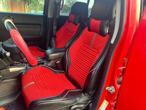 Red 2007 Hummer H3 Base