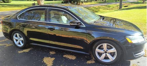 Black 2013 Volkswagen Passat 2.5 SE