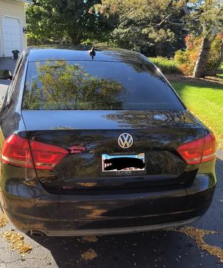 Black 2013 Volkswagen Passat 2.5 SE