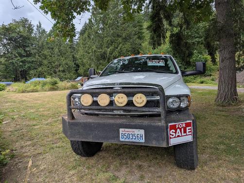 White 2004 Dodge Ram 3500 SLT Quad Cab