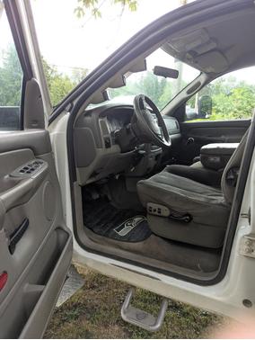 White 2004 Dodge Ram 3500 SLT Quad Cab