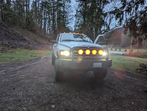White 2004 Dodge Ram 3500 SLT Quad Cab