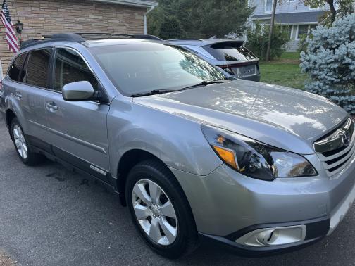 2011 Subaru Outback 3.6 R Limited