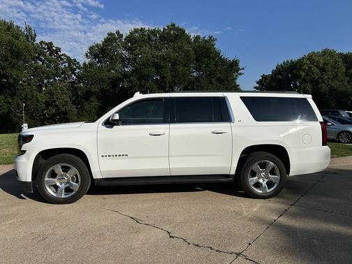 2016 Chevrolet Suburban LT