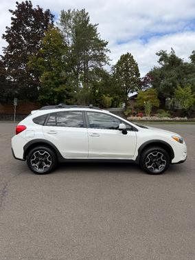 White 2014 Subaru XV Crosstrek 2.0i Limited