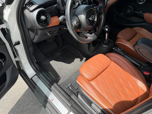 White 2019 MINI Hardtop Cooper S