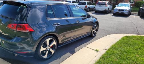 Photo 5 of 15 of 2017 Volkswagen Golf GTI SE 4-Door
