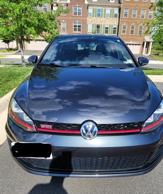 Photo 1 of 15 of 2017 Volkswagen Golf GTI SE 4-Door
