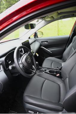 2024 Toyota Corolla Cross XLE