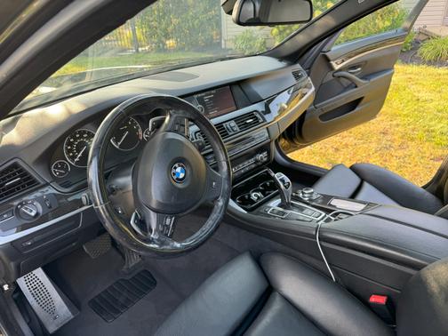 2011 BMW 550 i xDrive