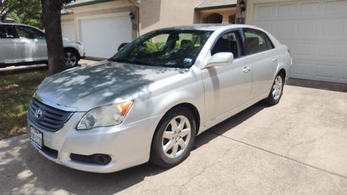 Silver 2008 Toyota Avalon XL