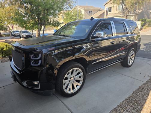 Black 2016 GMC Yukon Denali