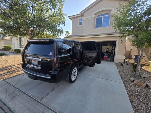 Black 2016 GMC Yukon Denali