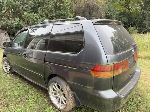 Gray 2004 Honda Odyssey EX-L