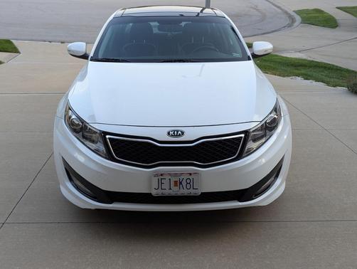 White 2012 Kia Optima SX