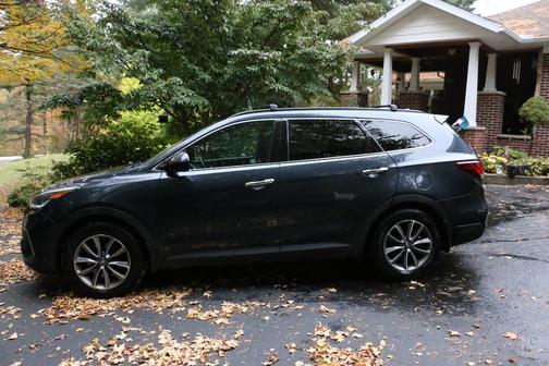 2017 Hyundai SANTA FE SE