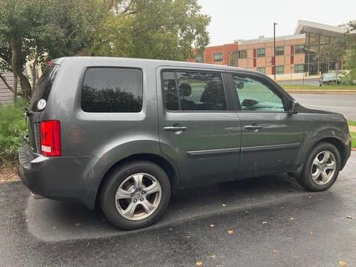 Gray 2013 Honda Pilot EX-L