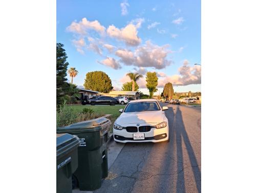 White 2016 BMW 320 i