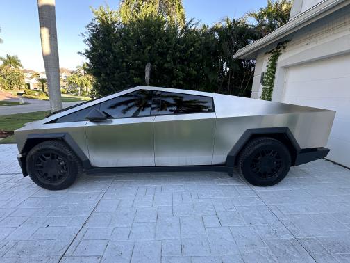 2024 Tesla Cybertruck AWD