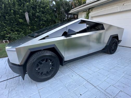 2024 Tesla Cybertruck AWD