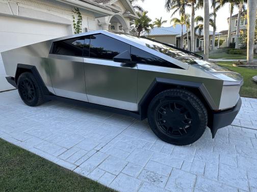 2024 Tesla Cybertruck AWD