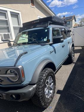 Blue 2023 Ford Bronco Badlands Advanced