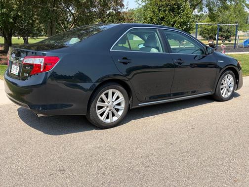 Black 2014 Toyota Camry Hybrid XLE