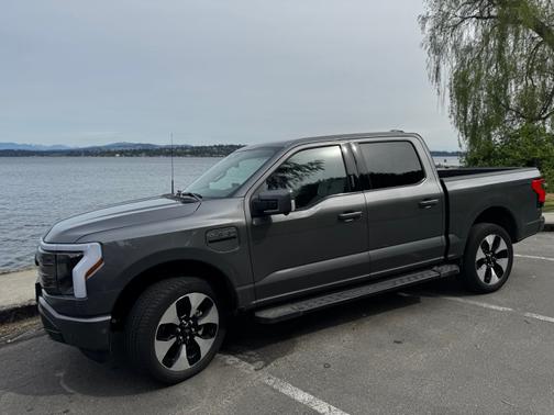 2023 Ford F-150 Lightning Platinum