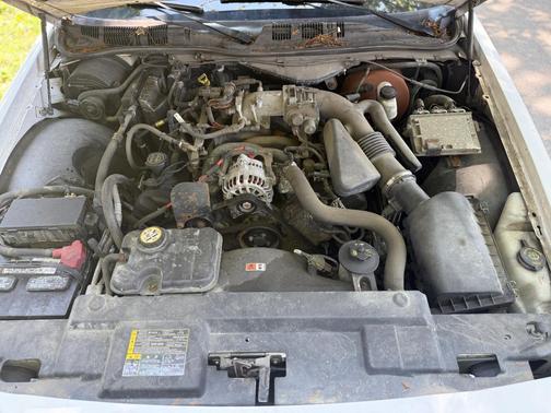 White 2005 Mercury Grand Marquis LS