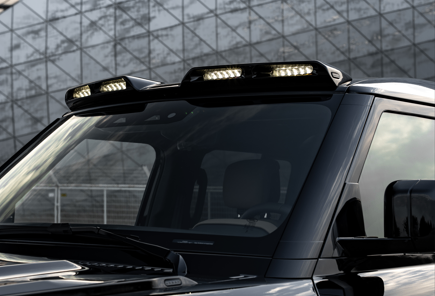 2026 Land Rover Defender 110 P500 X-Dynamic SE