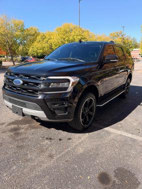Black 2022 Ford Expedition Limited