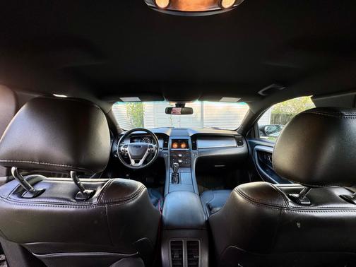 Gray 2017 Ford Taurus SEL