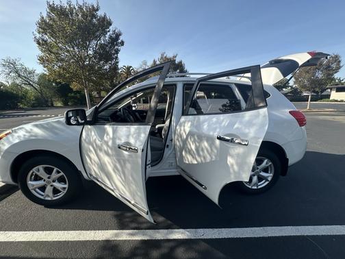 2011 Nissan Rogue SV