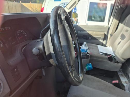 White 2014 Ford E250 Cargo