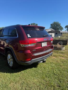 Red 2016 Jeep Grand Cherokee Laredo