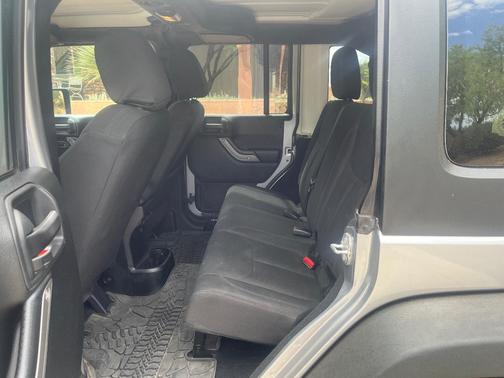 Silver 2017 Jeep Wrangler Unlimited Sport