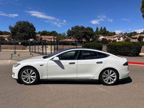 White 2015 Tesla Model S 85D
