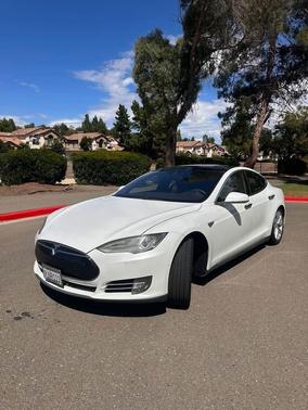 White 2015 Tesla Model S 85D