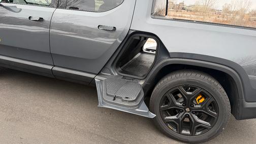 2023 Rivian R1T Adventure Quad-Motor Large Package