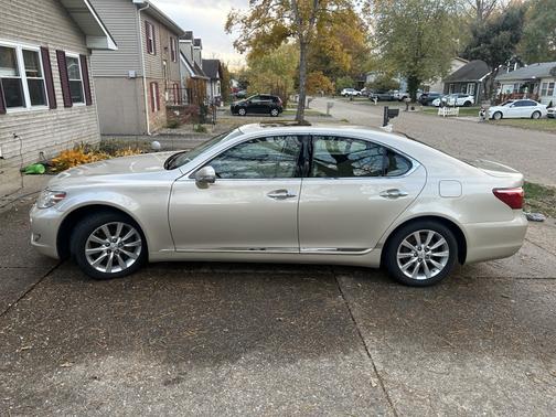 2010 Lexus LS 460 Base