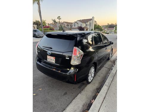 2013 Toyota Prius v Five